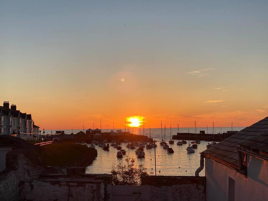 Aberaeron Island House - Panoramic Harbour Views Villa ภายนอก รูปภาพ